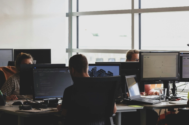 Travail hybride et flexibilité : résultats d’une intervention dans une entreprise réduisant le recours au télétravail